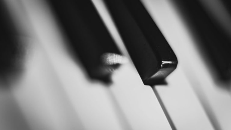 ピアノクール白黒の Desktop PC / Mac 壁紙