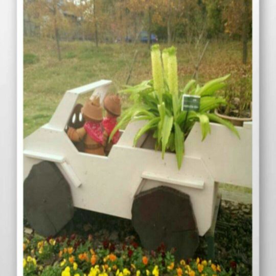 Kid flower garden Android SmartPhone Wallpaper