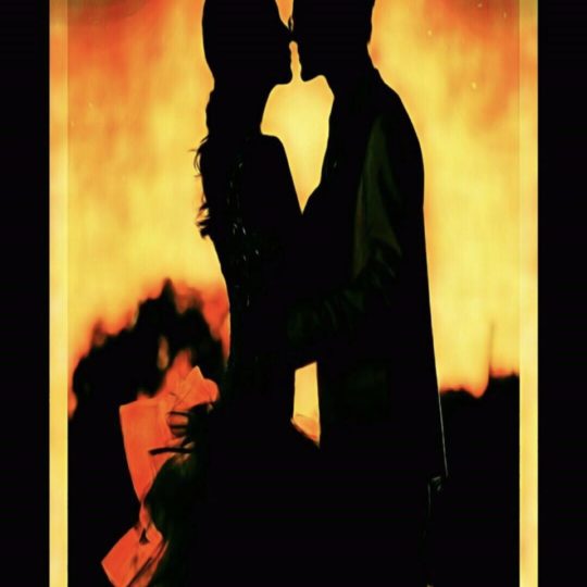 Couple kiss Android SmartPhone Wallpaper