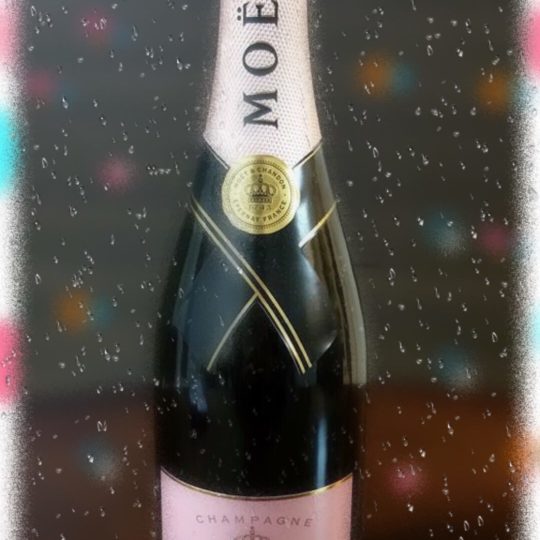 Moet et Chandon champagne Android SmartPhone Wallpaper
