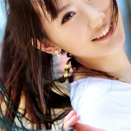Chara women Android SmartPhone Wallpaper