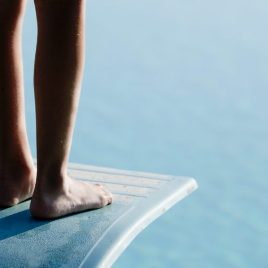 Foot diving board water blue Android SmartPhone Wallpaper