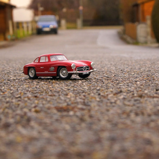 Cute red car blur Android SmartPhone Wallpaper
