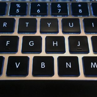 Black keyboard MacBook Apple Watch photo face Wallpaper