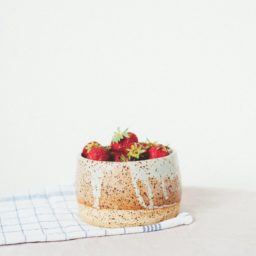 Food strawberries iPad / Air / mini / Pro Wallpaper