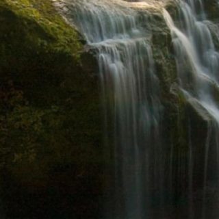 Landscape waterfall iPhone4s Wallpaper