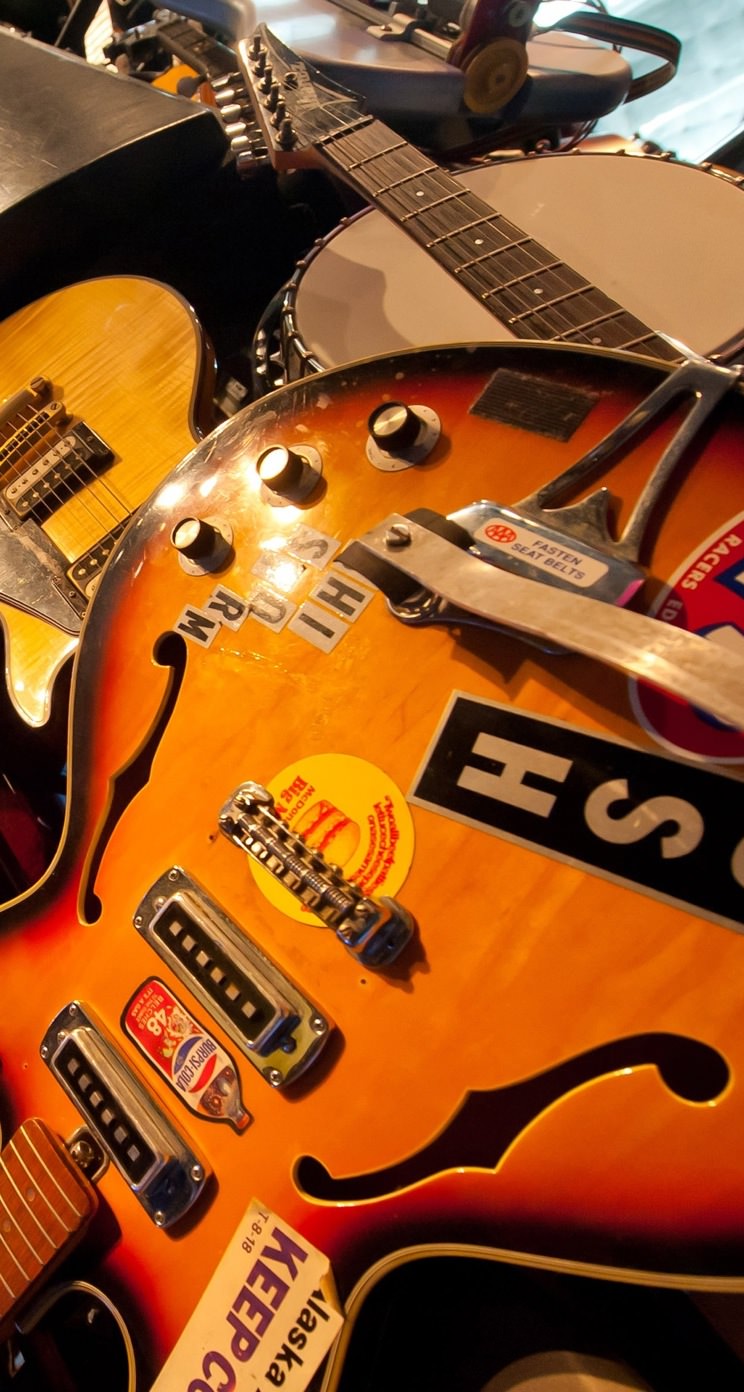 Landscape orange guitar wallpaper.sc iPhone5s,SE