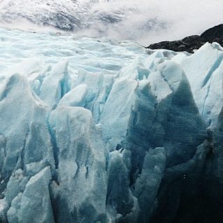 Iceberg snow scenery iPhone5s / iPhone5c / iPhone5 Wallpaper