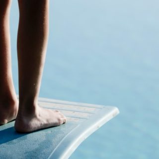 Foot diving board water blue iPhone5s / iPhone5c / iPhone5 Wallpaper