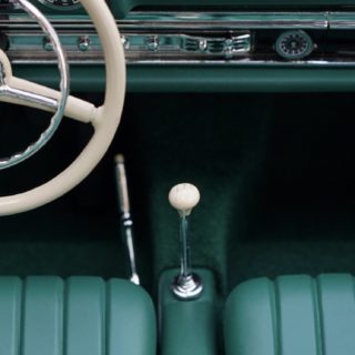 Car driver’s seat green iPhone5s / iPhone5c / iPhone5 Wallpaper
