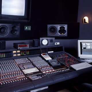 Recording studio mixer iPhone5s / iPhone5c / iPhone5 Wallpaper