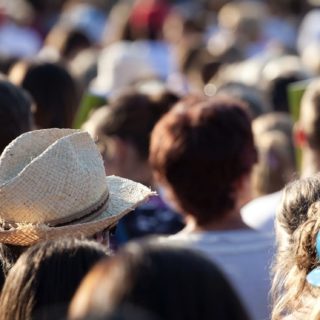 Events crowd iPhone5s / iPhone5c / iPhone5 Wallpaper