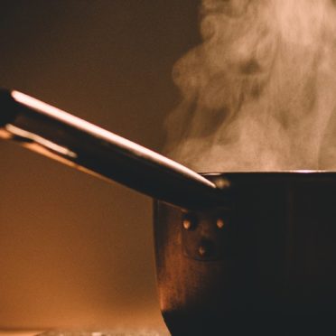 Kitchen pot steam iPhone6s / iPhone6 Wallpaper