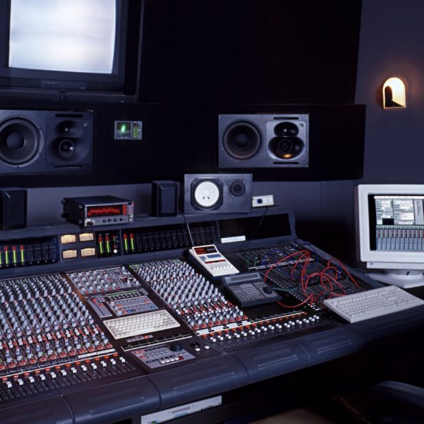 Recording studio mixer iPhone6s Plus / iPhone6 Plus Wallpaper