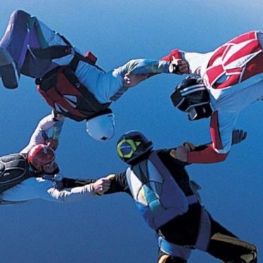 Chara Sky Diving iPhone7 Wallpaper