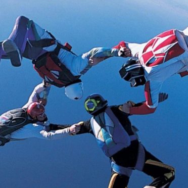 Chara Sky Diving iPhone7 Wallpaper