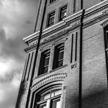 Landscape black and white building iPhone7 Wallpaper
