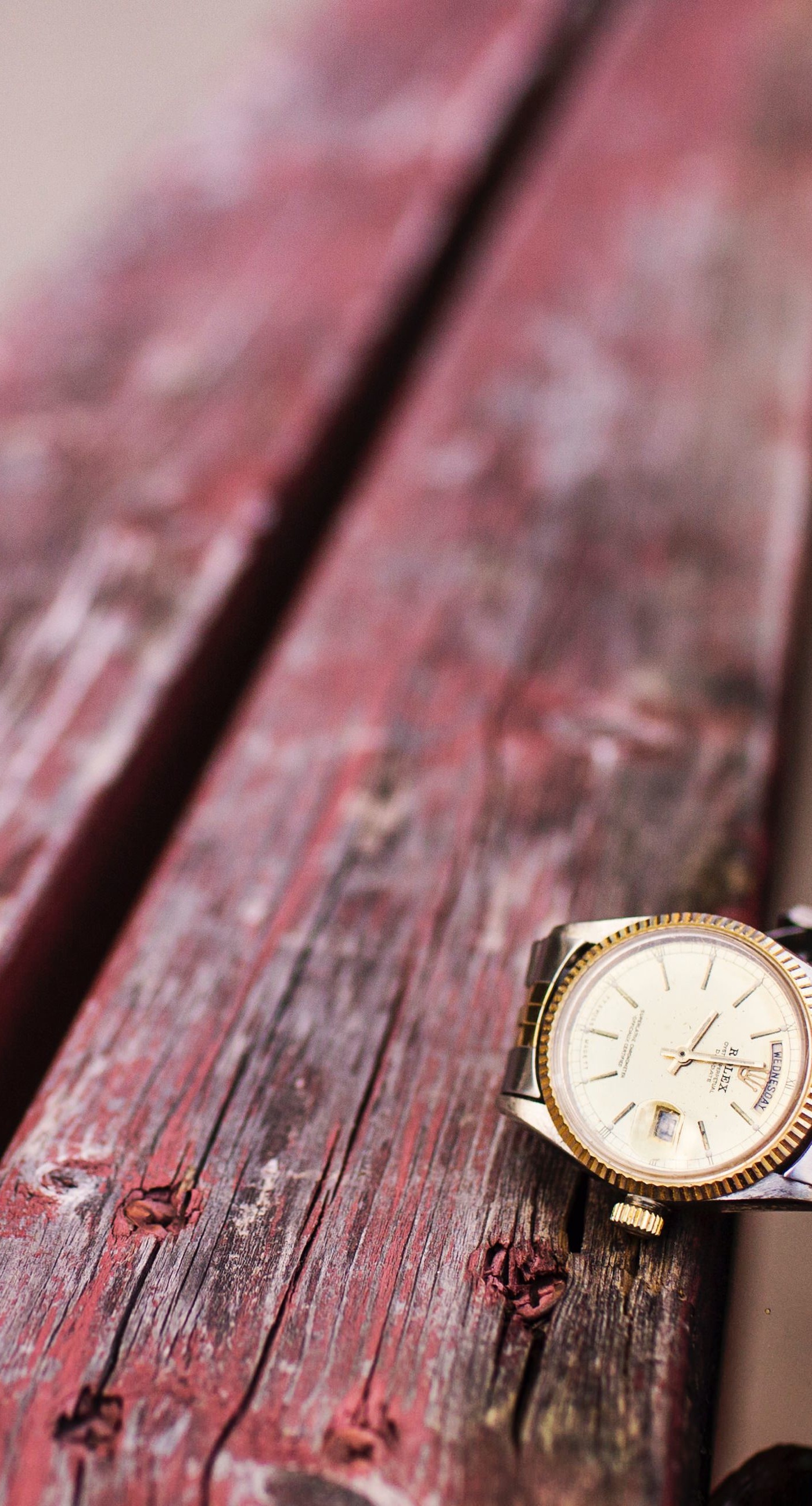 Clock blur red wallpaper.sc iPhone7Plus