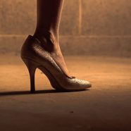 Chara women high heels iPhone8 Wallpaper