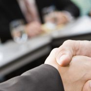 Hand handshake people business iPhone8 Wallpaper