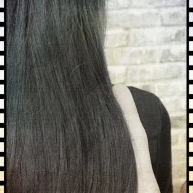 Brunet hair long hair iPhone8Plus Wallpaper