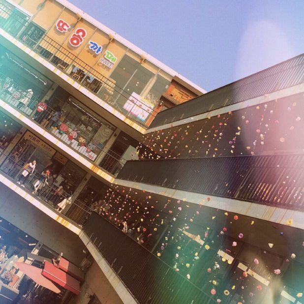 Shopping Mall Korea iPhone8Plus Wallpaper