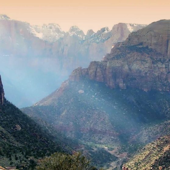 Rocky mountain landscape iPhoneX Wallpaper
