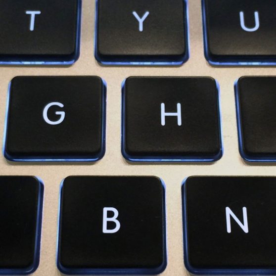 Black keyboard MacBook iPhoneX Wallpaper