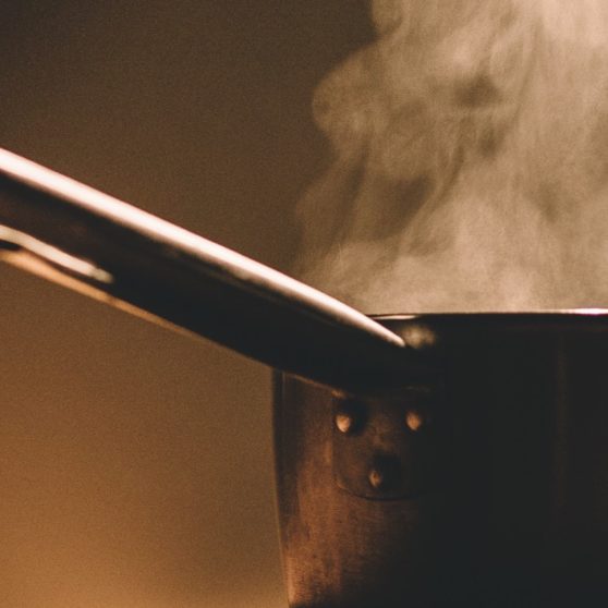 Kitchen pot steam iPhoneX Wallpaper