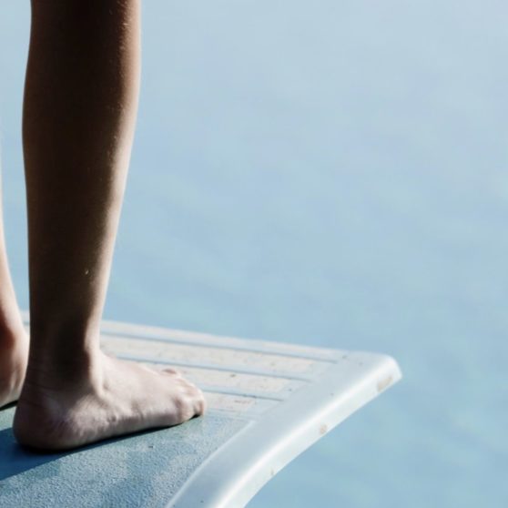 Foot diving board water blue iPhoneX Wallpaper