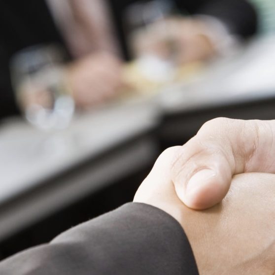 Hand handshake people business iPhoneX Wallpaper