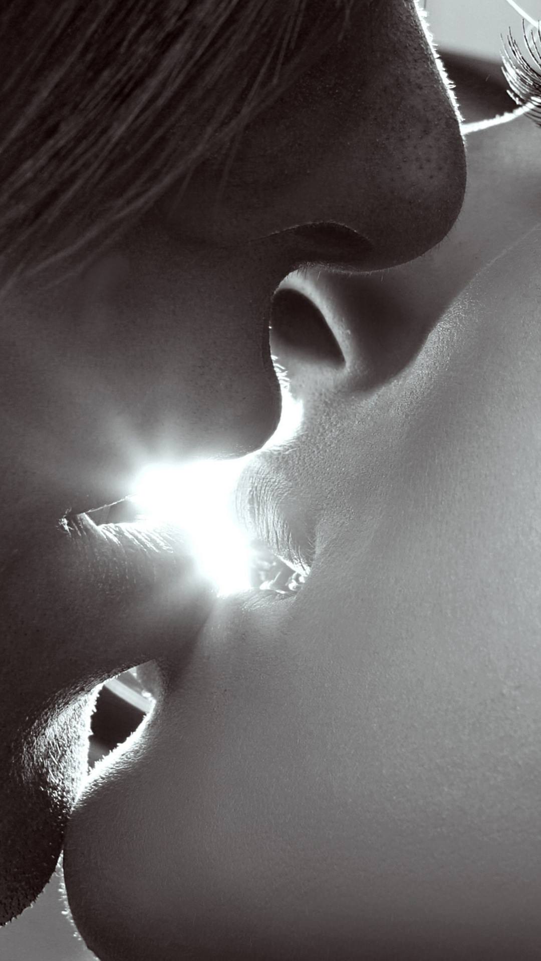 Любимый обнимаю гиф. Я так любила целоваться. Я так любила целоваться. Обнять и поцеловать. Мы совпали стихотворение.