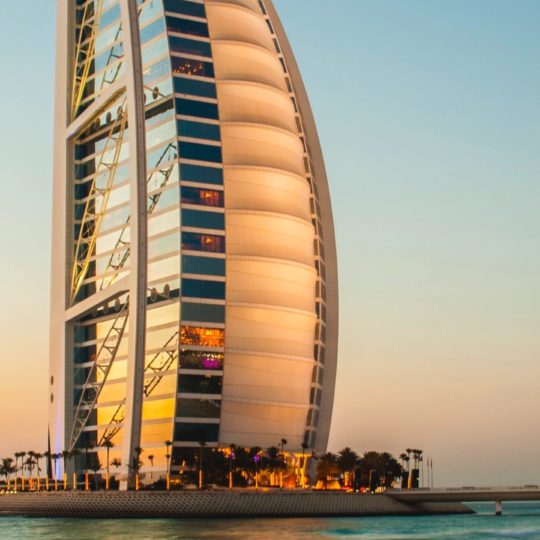paisaje del mar del hotel Burj Al Arab de Dubai Fondo de Pantalla SmartPhone para Android
