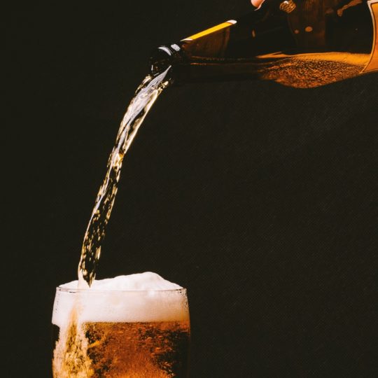 Vidrio negro cerveza Fondo de Pantalla SmartPhone para Android