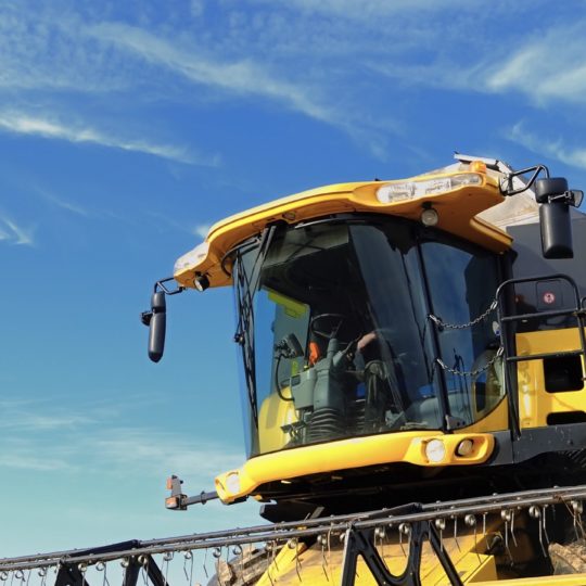 amarillo tractor agrícola Fondo de Pantalla SmartPhone para Android