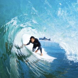 Surfing Uminchu azul iPad / Air / mini / Pro Wallpaper