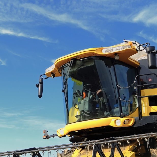 amarillo tractor agrícola Fondo de Pantalla de iPhone7Plus