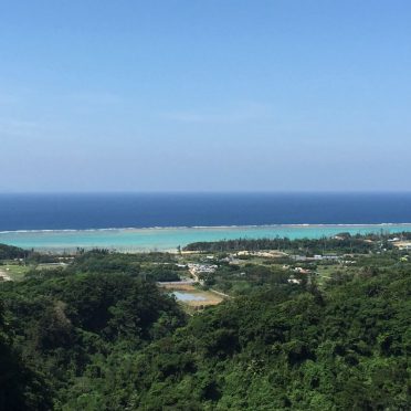 Paisaje de montaña cielo azul mar tropical Fondo de Pantalla de iPhone8
