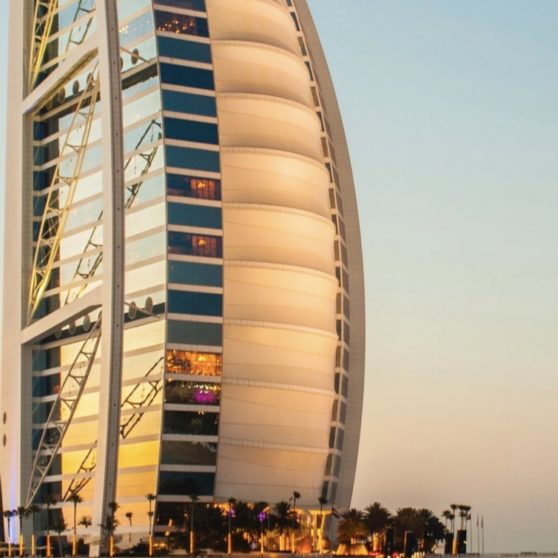 paisaje del mar del hotel Burj Al Arab de Dubai Fondo de Pantalla de iPhoneX