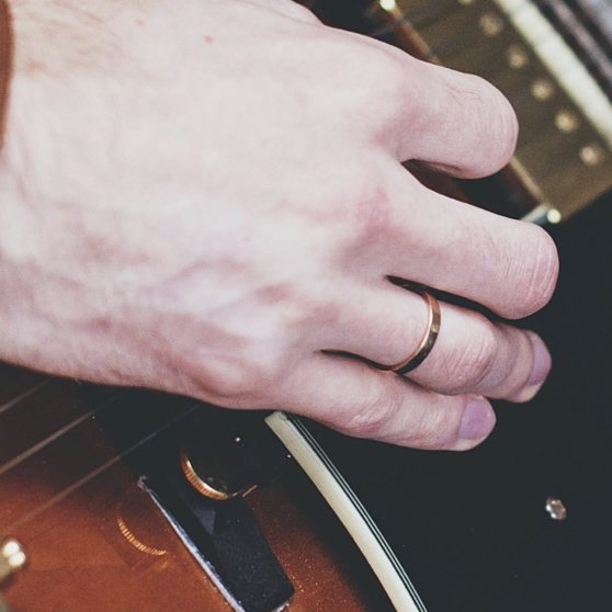 La guitarra y el guitarrista Fondo de Pantalla de iPhoneX