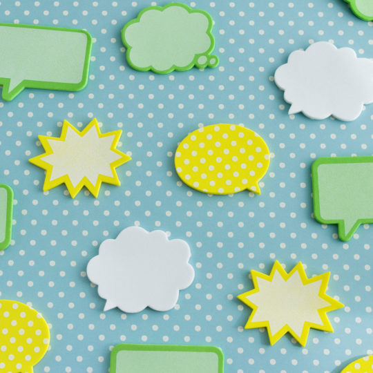 Kuning, hijau, dan biru balon ilustrasi lucu Android SmartPhone Wallpaper