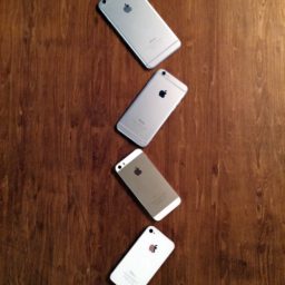 iPhone4S, iPhone5s, iPhone6, iPhone6Plus meja kayu iPad / Air / mini / Pro Wallpaper
