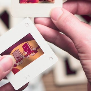 Chara hand iPhone5s / iPhone5c / iPhone5 Wallpaper