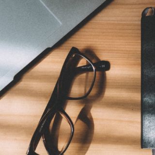 MacBook kacamata Buku catatan iPhone5s / iPhone5c / iPhone5 Wallpaper