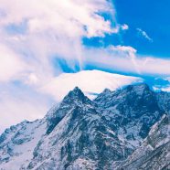 awan pemandangan gunung bersalju iPhone8 Wallpaper