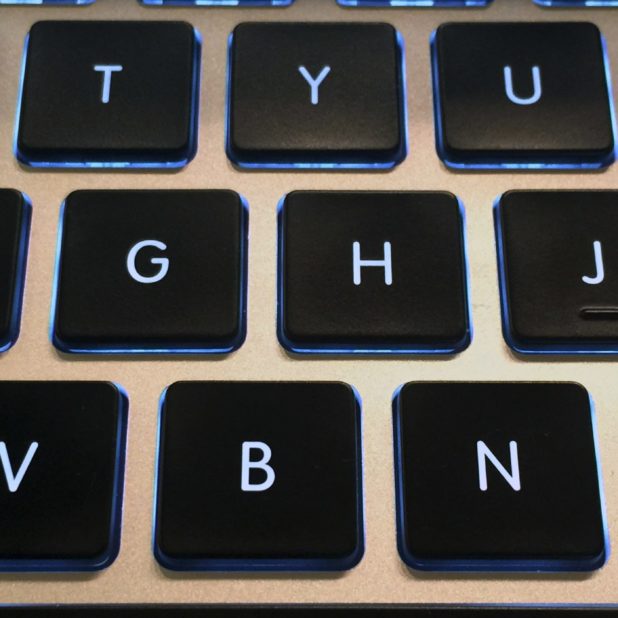 Hitam Keyboard MacBook iPhone8Plus Wallpaper