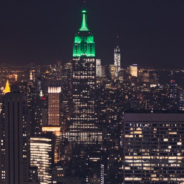 pemandangan New York adegan malam Empire State Building iPhone8Plus Wallpaper