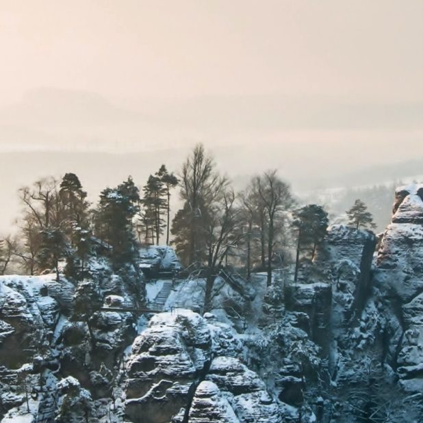 Pemandangan gunung salju musim dingin iPhoneXSMax Wallpaper