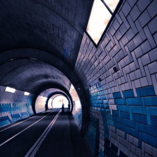 風景トンネルの iPhone4s 壁紙