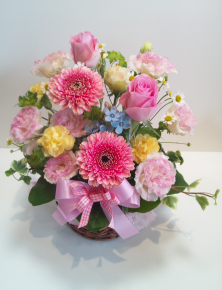 フラワーアレンジメント　花束　花かご　バラ　カーネーションの iPhone6s Plus / iPhone6 Plus 壁紙